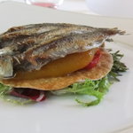 ベージュ アラン・デュカス 東京 - イワシとピーマンのタルト