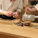 白 - 西原さんと落合さん