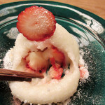 白 - 9【菓子】かおりの雪餅 苺 百合根 酒粕風味