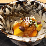 白 - 1.先付:冬至 かぼちゃ麩 醤油あん レンコンで雪の結晶を 器は田端志音さん