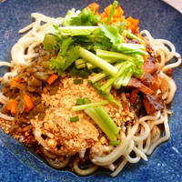 珞珈壹号 銀座店 - 熱乾麺（レッカン麺）