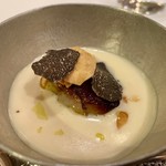 オーベルジュ ド ぷれざんす 桜井 - フォアグラのコンソメロワイアル菊芋のスープ　トリュフの香り