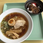 ピクニックコート - 醤油ラーメン焼肉丼セット