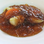 ベージュ アラン・デュカス 東京 - コンソメジュレ　野菜とジロール茸