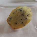 ベージュ アラン・デュカス 東京 - 紅茶のマドレーヌ