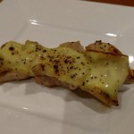 炭火焼き鳥 ワタリドリ本店 - 鶏チーズ(145円)