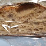 メゾン ムラタ - ほんのり酸味かま有りますが、とっても好きなパンの１つです。
      