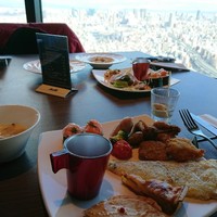 スカイビュッフェ51 - 素晴らしい景色を真横に食事が出来ます