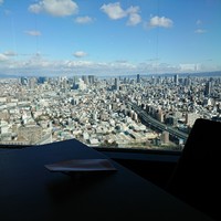 スカイビュッフェ51 - 席からは梅田～難波～阿倍野を生駒山をバックに見渡すことが出来ます