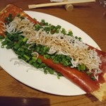 釜揚げしらすと青ネギの鉄板チーズロール