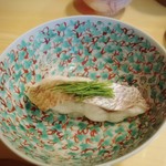 太平寿し - 名物の熱々のノドグロの蒸す寿司