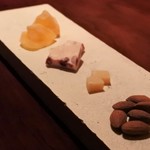 バー ル・サロン - チャーム