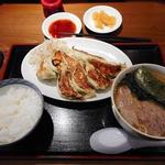 むつぎく - Bセット（餃子8個、半ラーメン、ごはん）880円