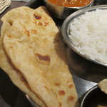 ミナミ キッチン - ナン