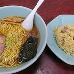 ラーメンつくも - ラーメンと半チャーハンセット