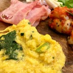 トラットリア バジル - ふんわり スクランブルエッグ