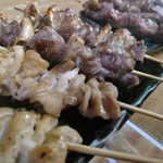 もつ焼き酒場　豚坊 - 塩でおまかせ10本。