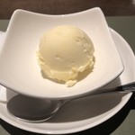 白耳蟻館 - 