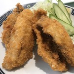 魚市食堂 - 鯵フライは４枚