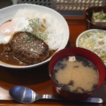 定番ハンバーグ定食も美味いに決まってる☆