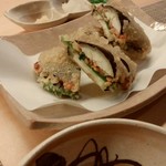 酒と肴 はち - 茄子と枝豆のはさみ揚げ580円　紫蘇、納豆、茄子のｺﾗﾎﾞが旨い♬