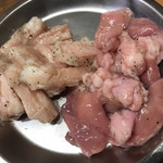 炭火焼肉ホルモン　煙 - サンドミノ 塩 と ギアラ 塩