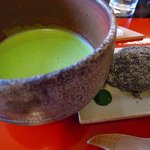 Kissakoan - 極上薄茶と黒ごま団子