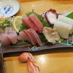 よし寿司 - お刺身です