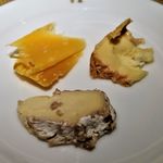 アピシウス - ブリー・ド・ムラン（手前）など