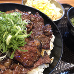 カルビ丼とスン豆腐専門店 韓丼 伊勢崎店 - 上ハラミ丼＋サラダ 880円＋100円