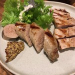 港町バル Repas - 自家製ソーセージとベーコン盛り合わせ