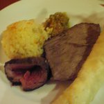 アセナ - シガラ・ボレイ（白チーズの春巻き）、ダナ・ロースト（トルコ流ローストビーフ）、ノフットル・タブック・ピラウ（ひよこ豆とチキンのピラフ）