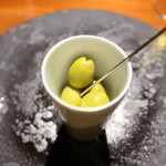 TACUBO - おきまりの前菜オリーブ