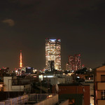 ニド・カフェ - ・・が見える窓際テーブル