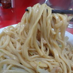 ラーメン二郎 - つるつる入っていく
