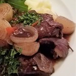 Le Salon du Soir  - 本日のお肉料理：鶏肉のワイン赤煮込み