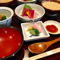 浅草むぎとろ 本店 - 刺身とむぎとろセット2,808円（税込）