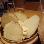 北の味紀行と地酒 北海道 - じゃがバター　至ってフツーのジャガバタ　バター足りなすぎ　CP悪い
