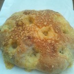 ブロワ - くるみとチーズのフォッカッチャ