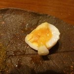 とり焼 番鳥 - ウズラの中は半熟