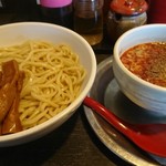 勢拉 - つけ麺(中盛・温盛・麺硬・辛味・ねぎ増し)・極太黒メンマトッピング