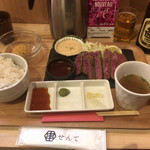 炭火串焼 せんて - 牛カツの切口が全て上向きなのは何故だ‼︎