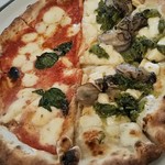 チーロ - マルゲリータとカキのハーフ＆ハーフ