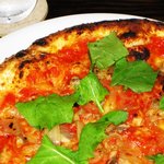 ラバンビーノ - 自家農園のルッコラ、地場産玉ねぎ&アンチョビ&北海道産新秋刀魚のロッソ