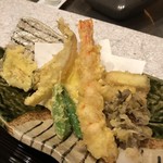 ホテルエミオン東京ベイ 日本料理 Kai - 天麩羅は、海老、穴子、烏賊、舞茸、ししとうなどなど…