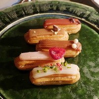 ザ タヴァン グリル＆ラウンジ - 