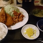 居酒屋 光 - いわすフライと唐揚げ定食　500円