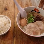 元祖博多だるま - 煮玉子ラーメン+ライス