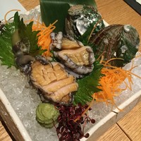 ダイナミックキッチン＆バー 響 中之島フェスティバルプラザ店 - 鮑のお造り