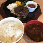 鉄板dining あっちっち - 天使のハンバーグ税込1058円♤ジューシーなハンバーグ